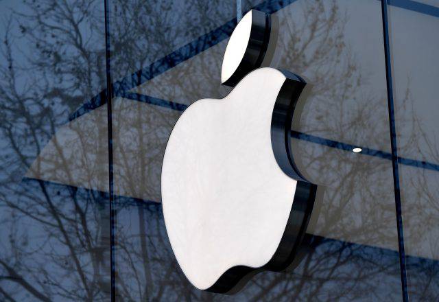BELGIUM-ECONOMY-LOGO-APPLE