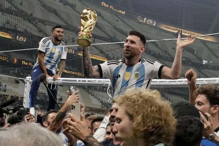 L'Argentina festeggia la vittoria di Doha- ilcalcioignorante 030123