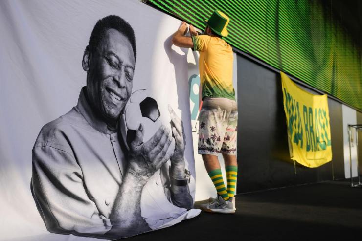 La morte di Pelé ferma un paese - ilcalcioignorante 020123