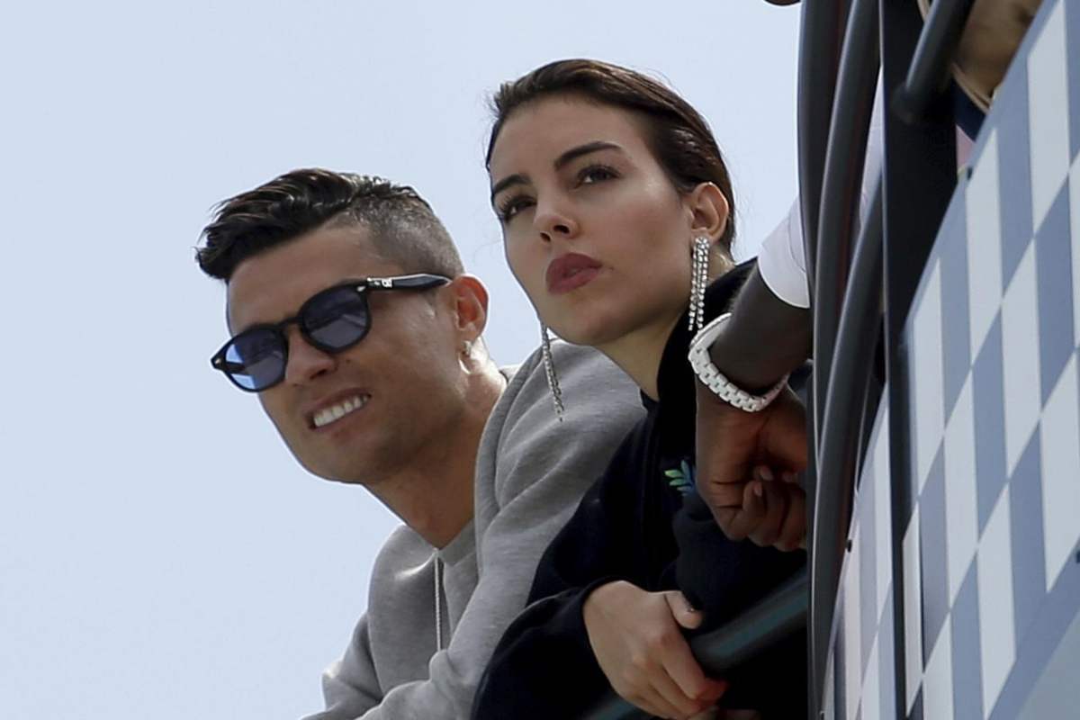 Vendita clamorosa per Cristiano Ronaldo: Porsche a metà prezzo in cambio di un numero di telefono