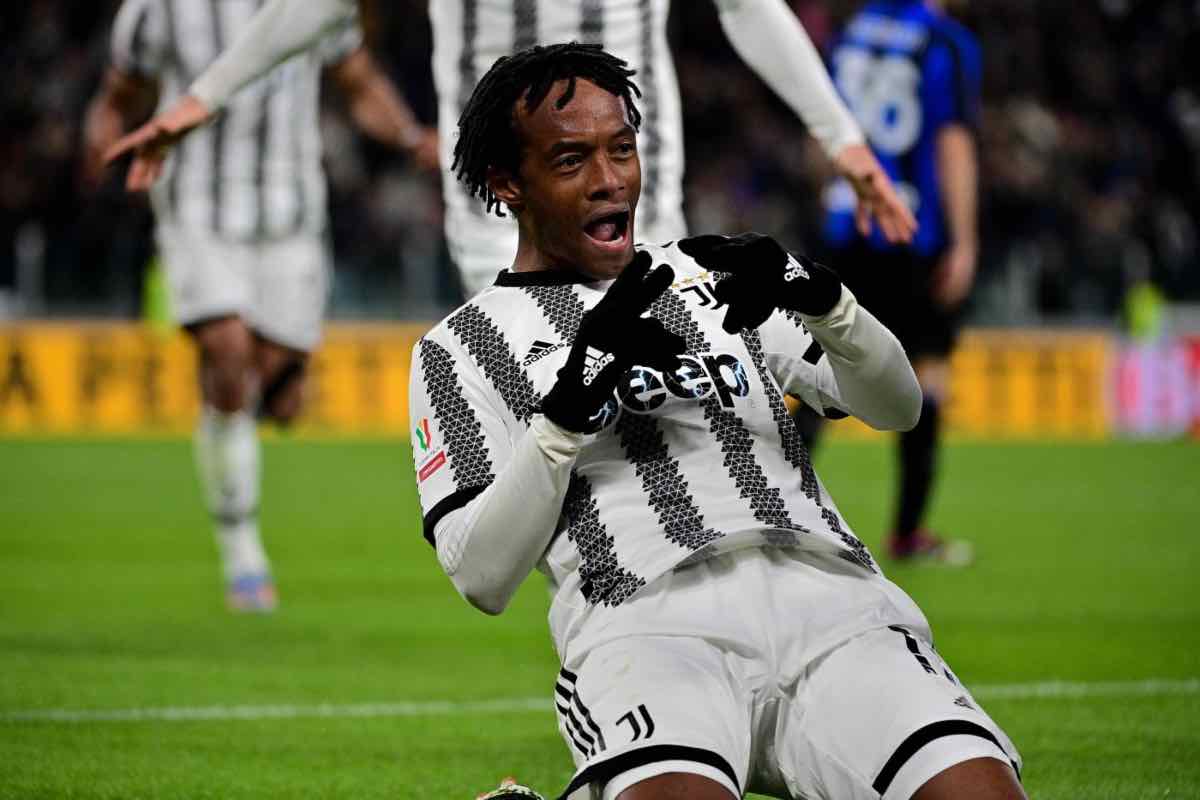 Cuadrado vicino alla firma