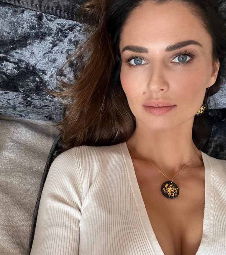 Il selfie di Anna Safroncik travolge i fan